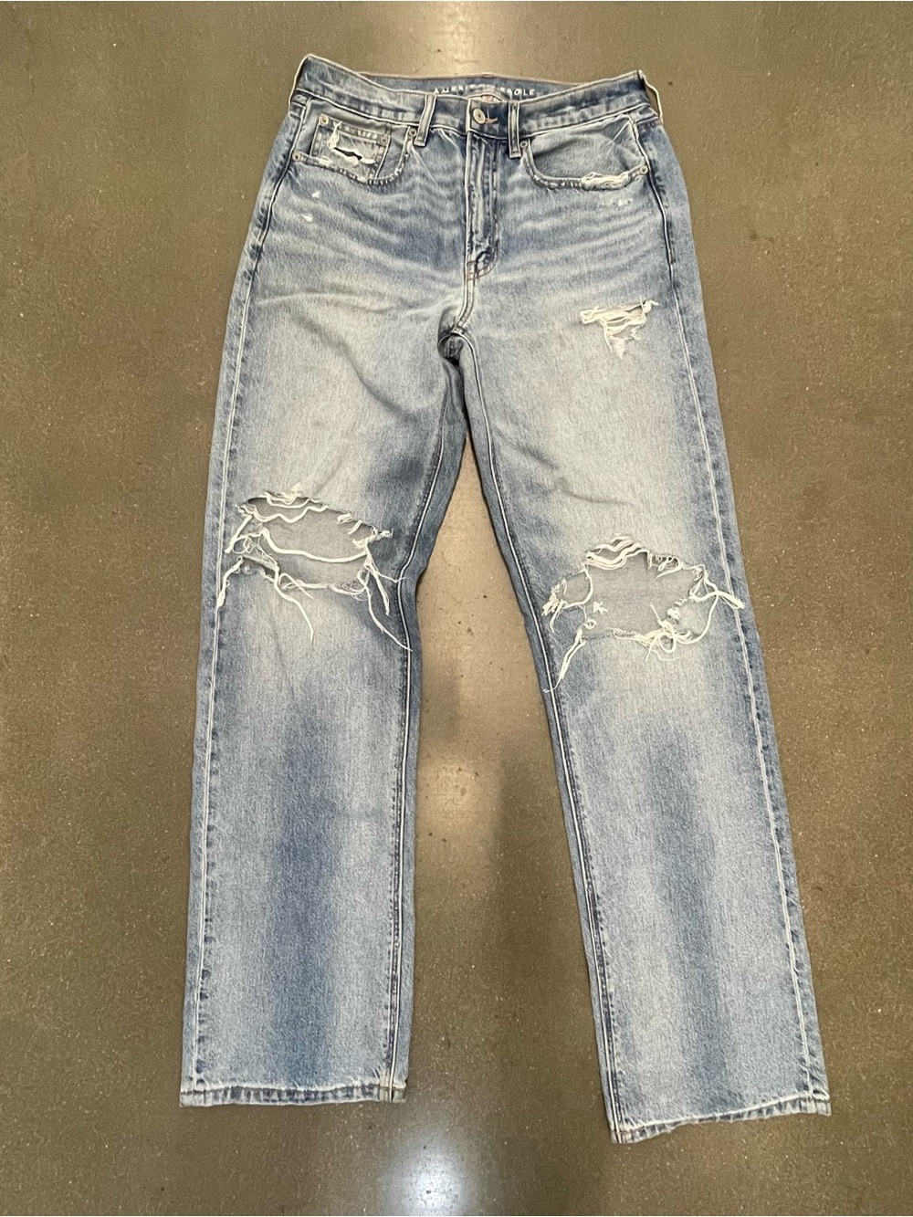 Women’s low rise baggy American Eagle Light Blue Distressed Wide-Leg Jeans med